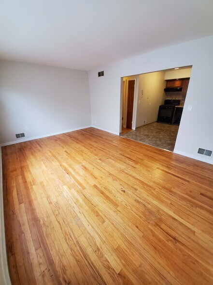 Building Photo - 76 Union Ave SE