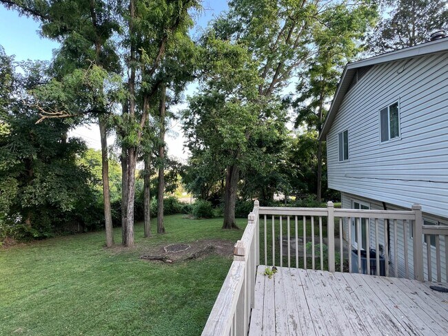 Building Photo - 4340 W Bainbridge Ct
