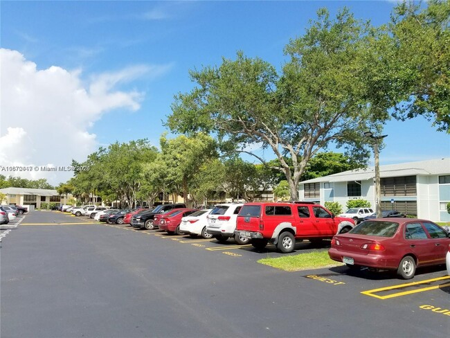 Building Photo - 9719 Hammocks Blvd