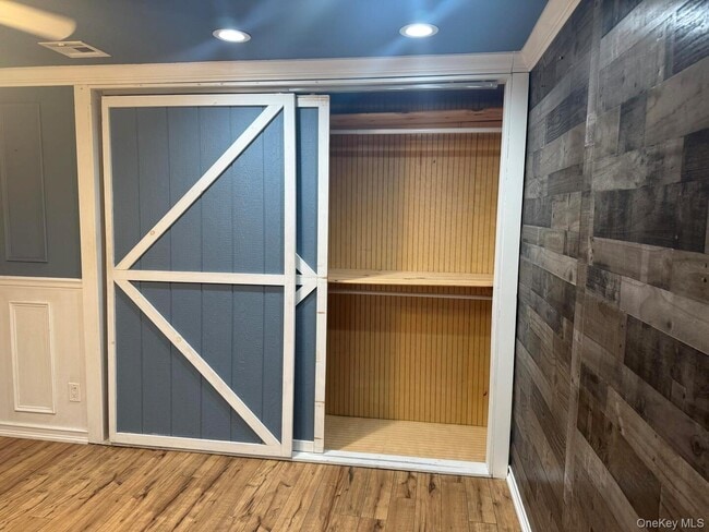 Building Photo - 143 N Summit Ave