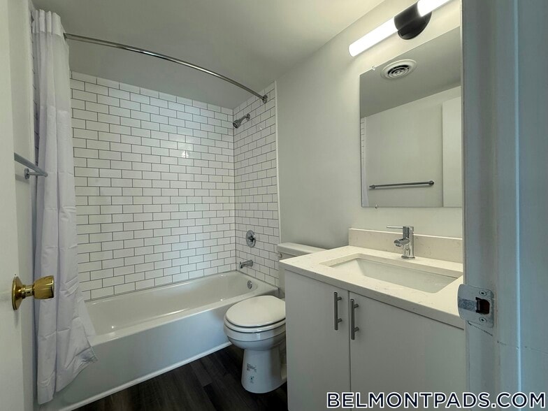 Building Photo - 55 Hill Rd