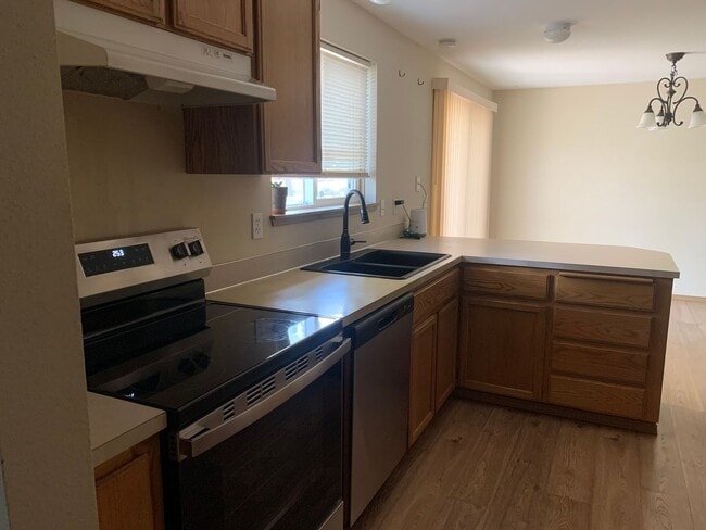 Building Photo - Splendid 3-bdr/2.5 bath home in the beautiful Buck Run Community in Sisters, OR!