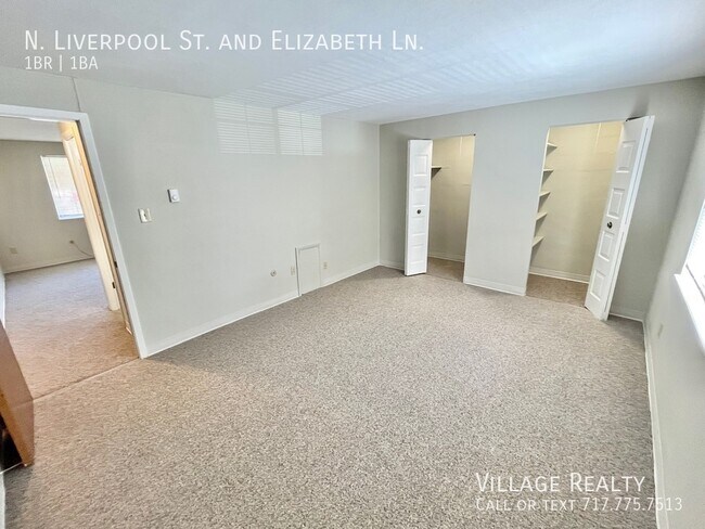 Building Photo - 35 N Liverpool St