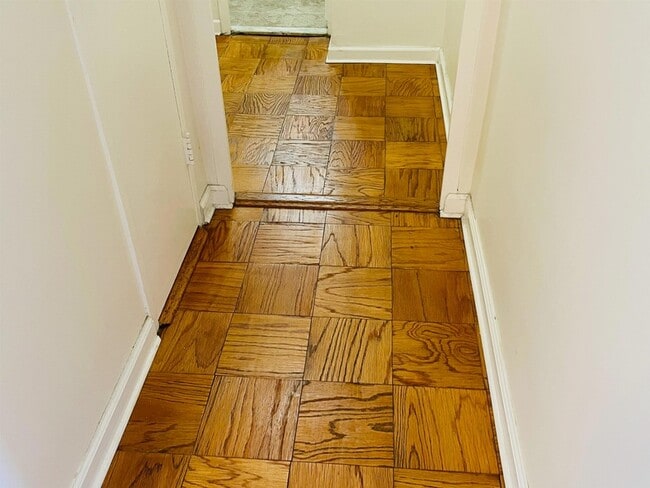 Building Photo - 10 Huron Ave