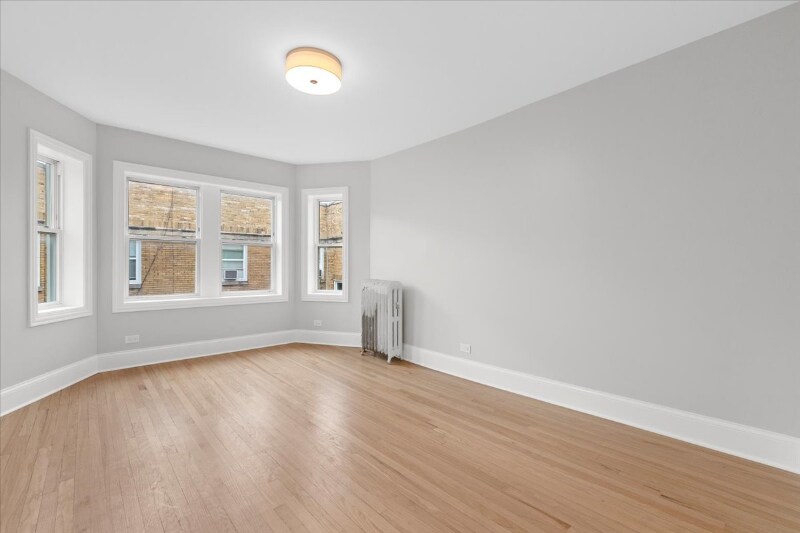 Building Photo - 6418 N Richmond St