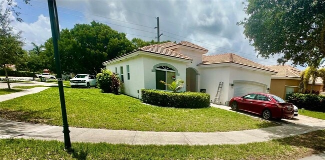 Primary Photo - 2240 SE 16th Ave
