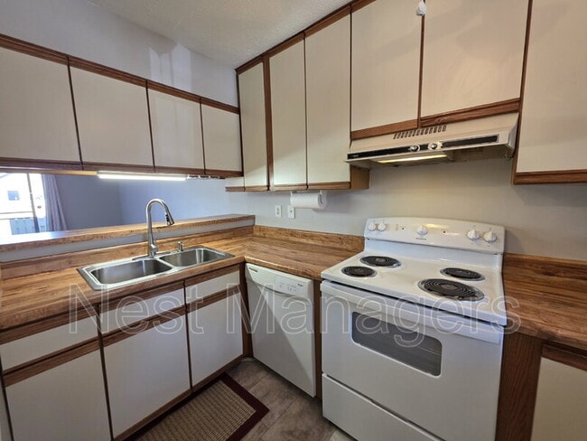 Building Photo - 4618 Fen Ct