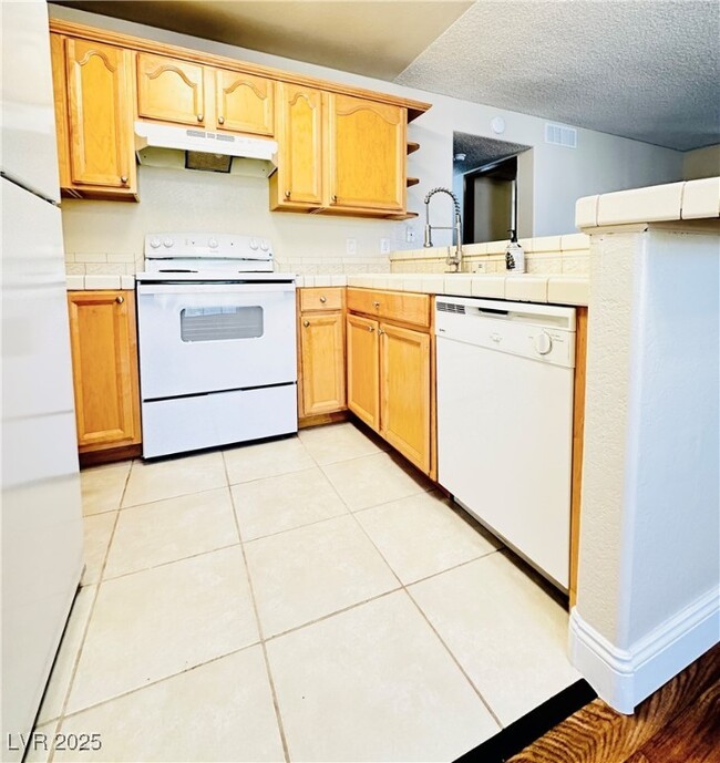Building Photo - 2977 Juniper Hills Blvd