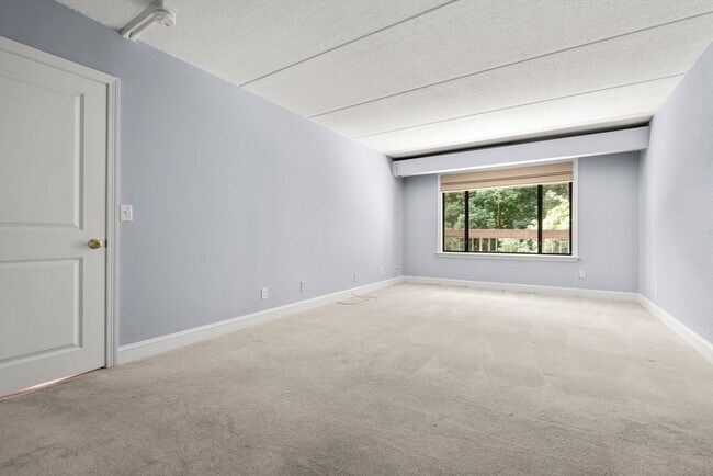 Building Photo - 1500 Worcester Rd