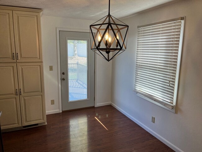 Building Photo - Three Bedroom 2 Bath Home in Bethalto with...