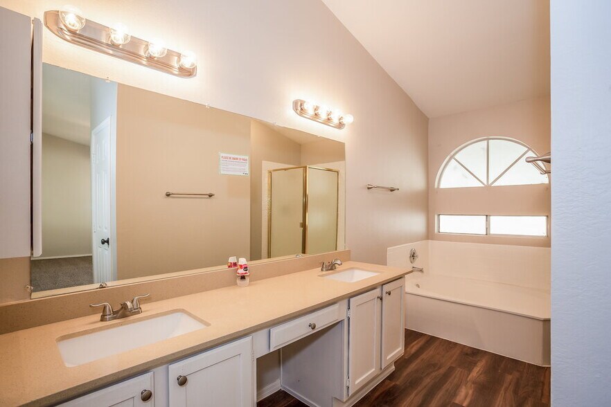 Building Photo - 19926 N 69th Ave