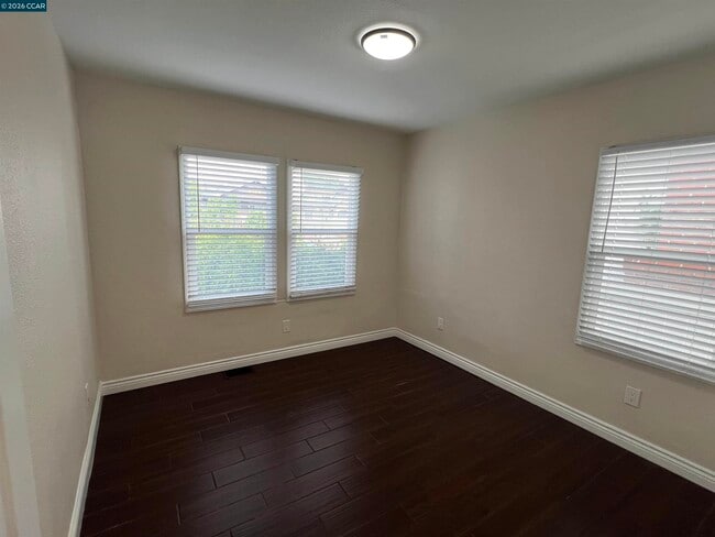 Building Photo - 2824 23rd Ave