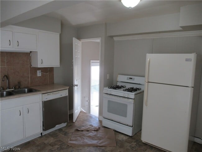 Building Photo - 4413 W 187th St