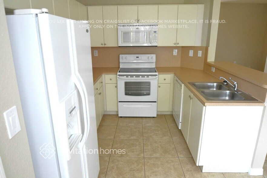 Building Photo - 11885 SW 152nd Pl