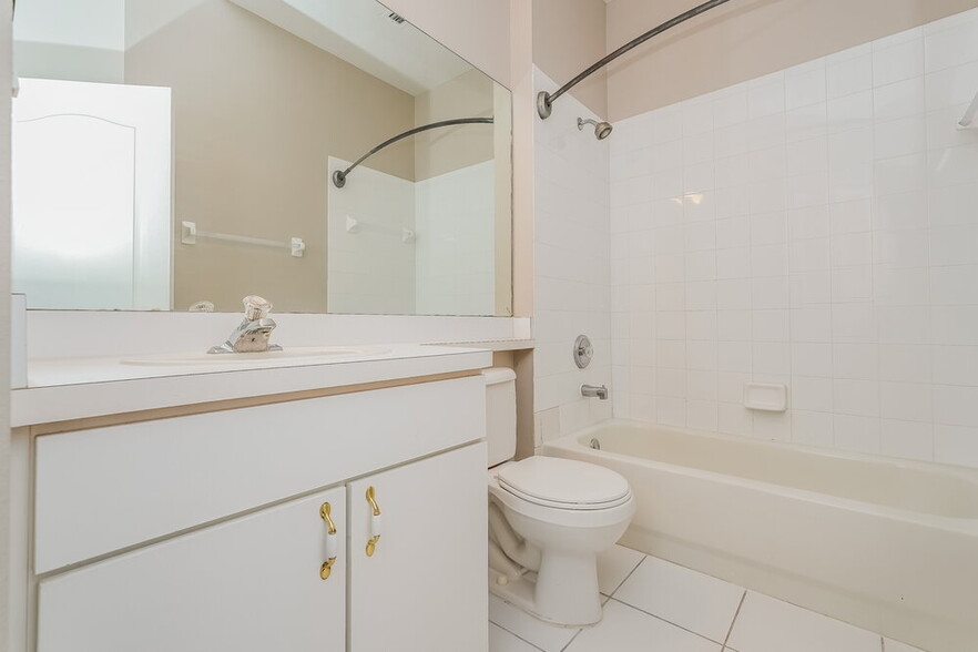 Building Photo - 25152 7 Rivers Cir