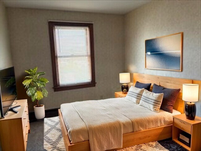 Building Photo - 8 Summer St