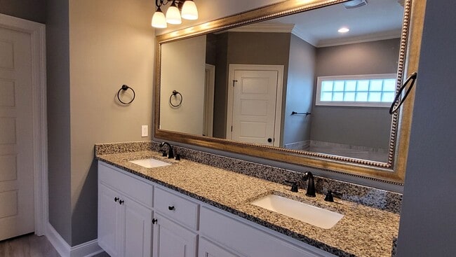 Building Photo - Beautiful 4 bedroom popular Lexington Park