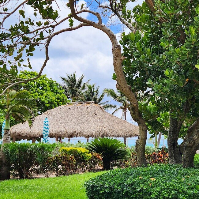 Building Photo - 3000 S Ocean Dr