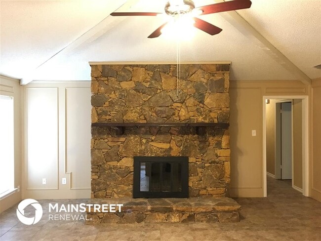 Building Photo - 419 Edmonds Way