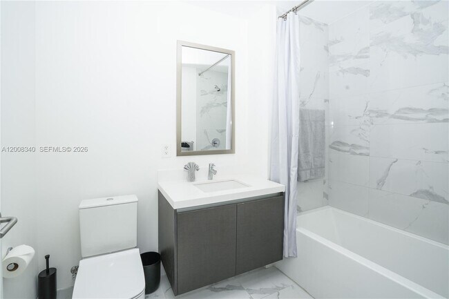 Building Photo - 851 NE 1st Ave