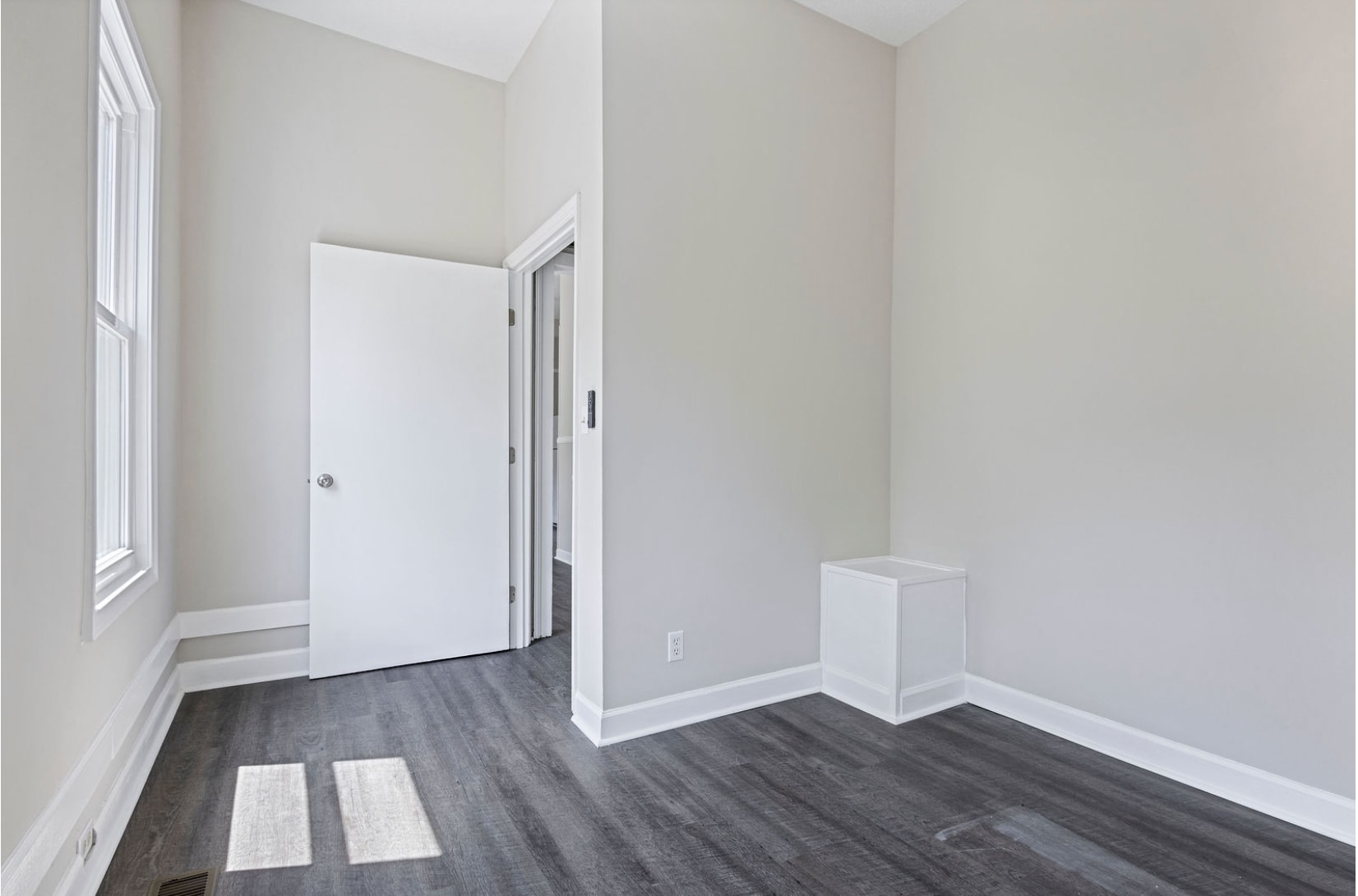 Building Photo - 461 Sellers Ave