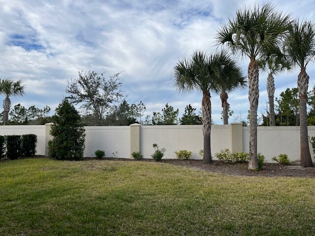 Building Photo - 20 Del Palma Dr