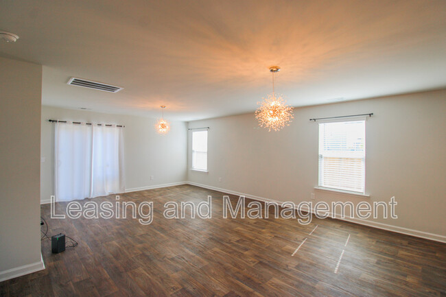 Building Photo - 448 White Scallop Wy