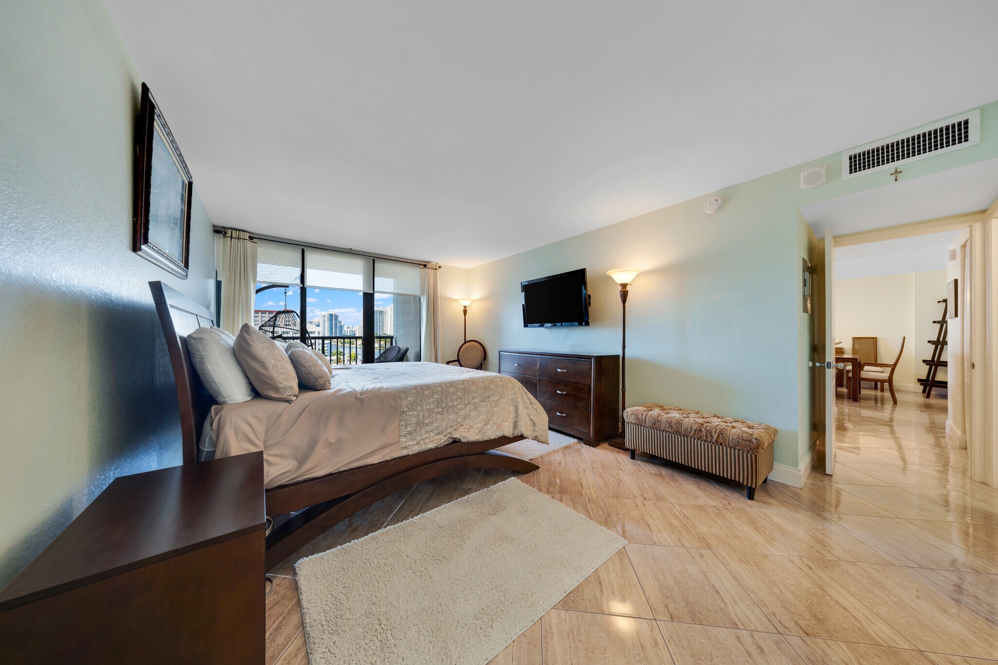 Building Photo - 2017 S Ocean Dr