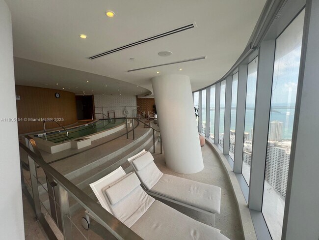 Building Photo - 300 Biscayne Blvd Way