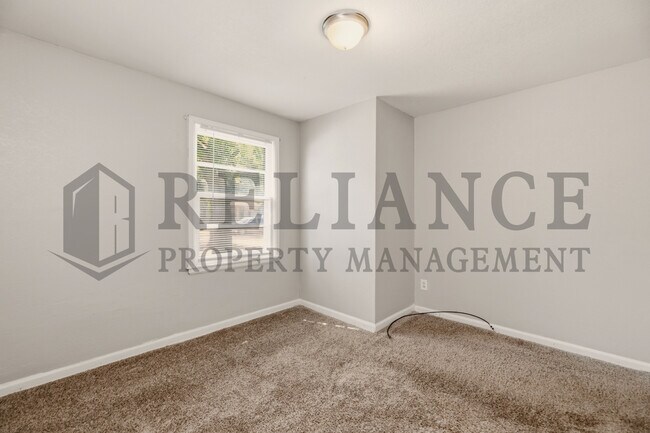 Building Photo - 1126 Silverdale Ct