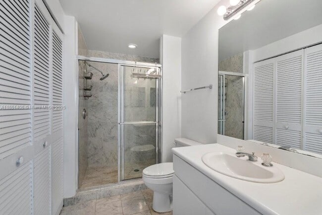 Building Photo - 16400 Collins Ave