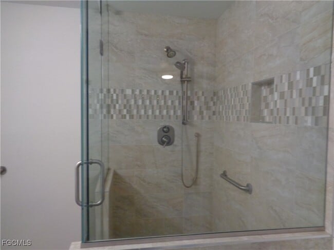 Building Photo - 6429 Royal Woods Dr