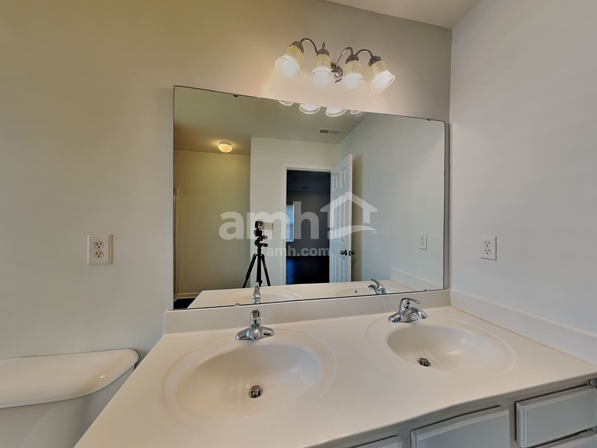 Building Photo - 6001 Ricker Rd