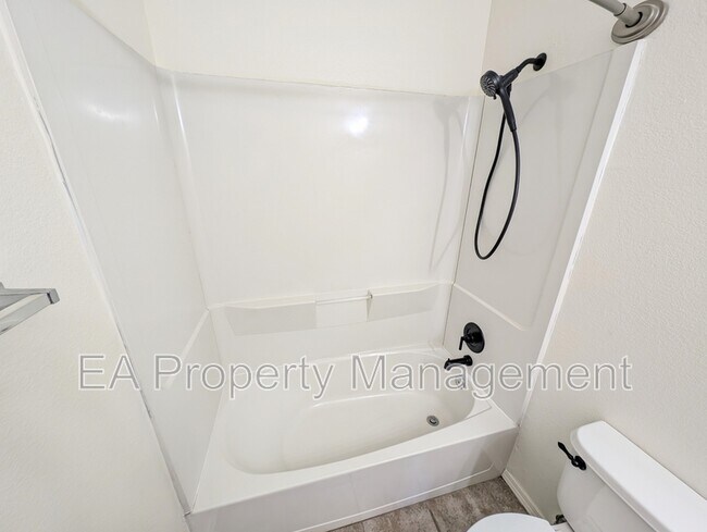 Building Photo - 363 Pinon Creek Rd SE