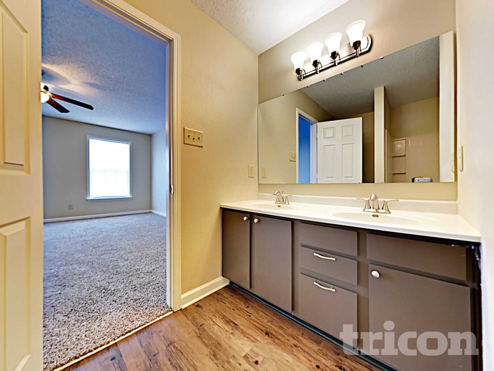 Building Photo - 10787 Emery Dr