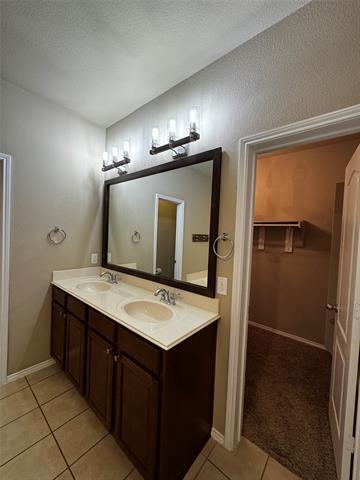 Building Photo - 4548 Fern Valley Dr
