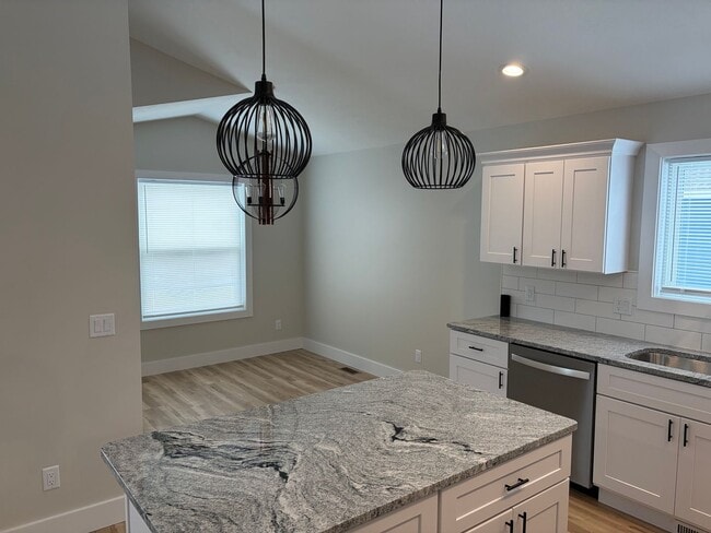 Building Photo - NEWLY BUILT CHARMING 3 BEDROOM HOME NEAR TOWN