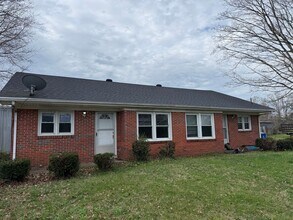 Building Photo - 215 McCormick St