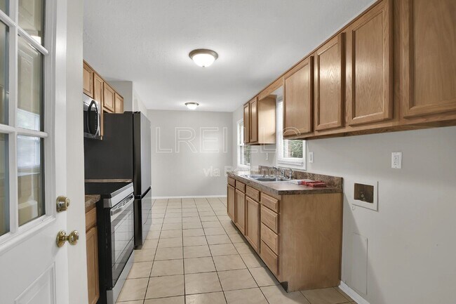 Building Photo - 6701 Barfield Rd