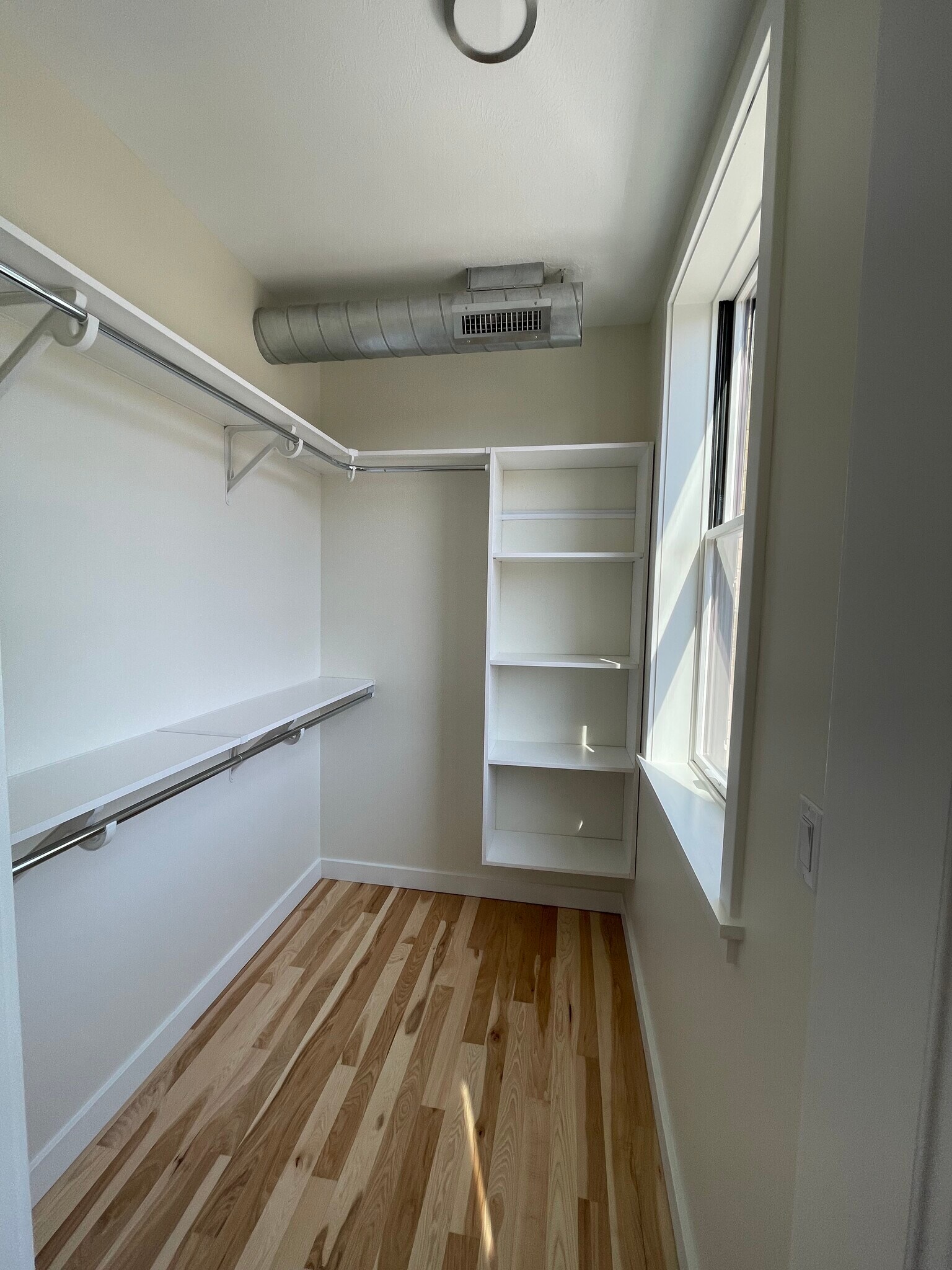 Walk Inn Closet - 1306 Pennsylvania Ave