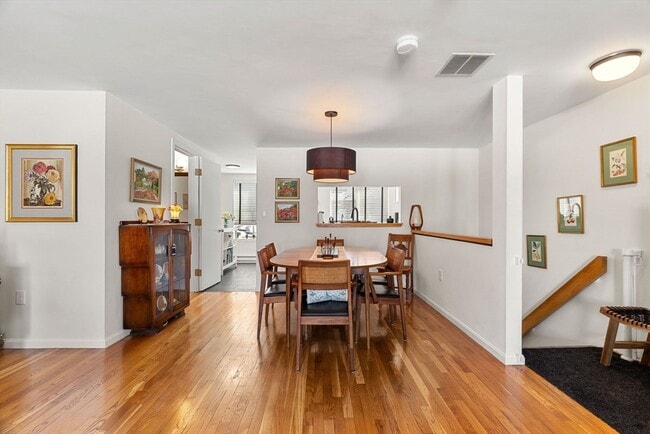 Building Photo - 126 Merrimac St