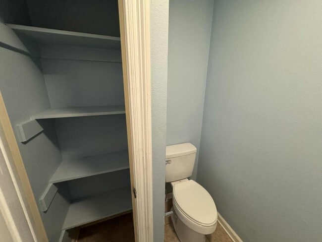 Building Photo - 6206 W Desoto St