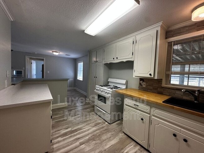 Building Photo - 3628 Firethorn Dr