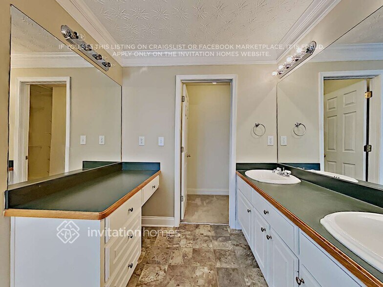 Building Photo - 4501 Keenly Valley Dr NE