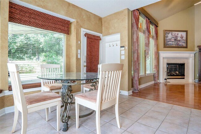 Building Photo - 5534 Chesapeake Pl