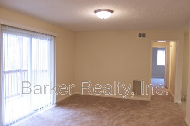 Building Photo - 203-2D E. Ransom Street