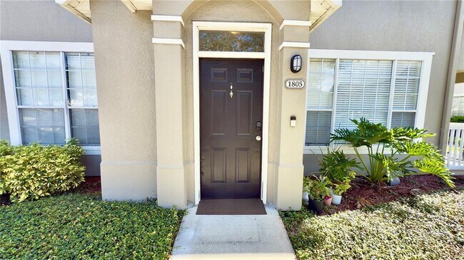 Primary Photo - 9005 Lee Vista Blvd