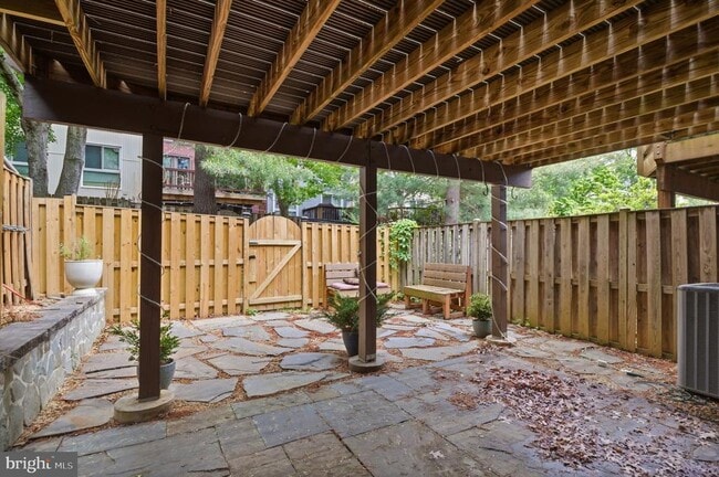 Building Photo - 3078 Sugar Ln