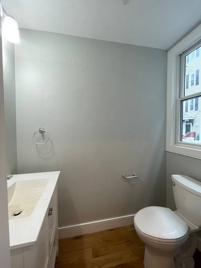 Building Photo - Amazing Brookline 4 bed 3.5 baths…. FEE PAID BY LANDLORD