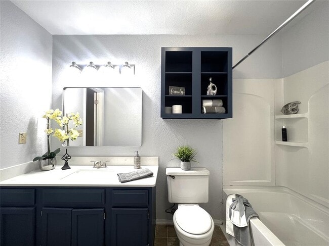 Building Photo - 421 Dauphin Ave